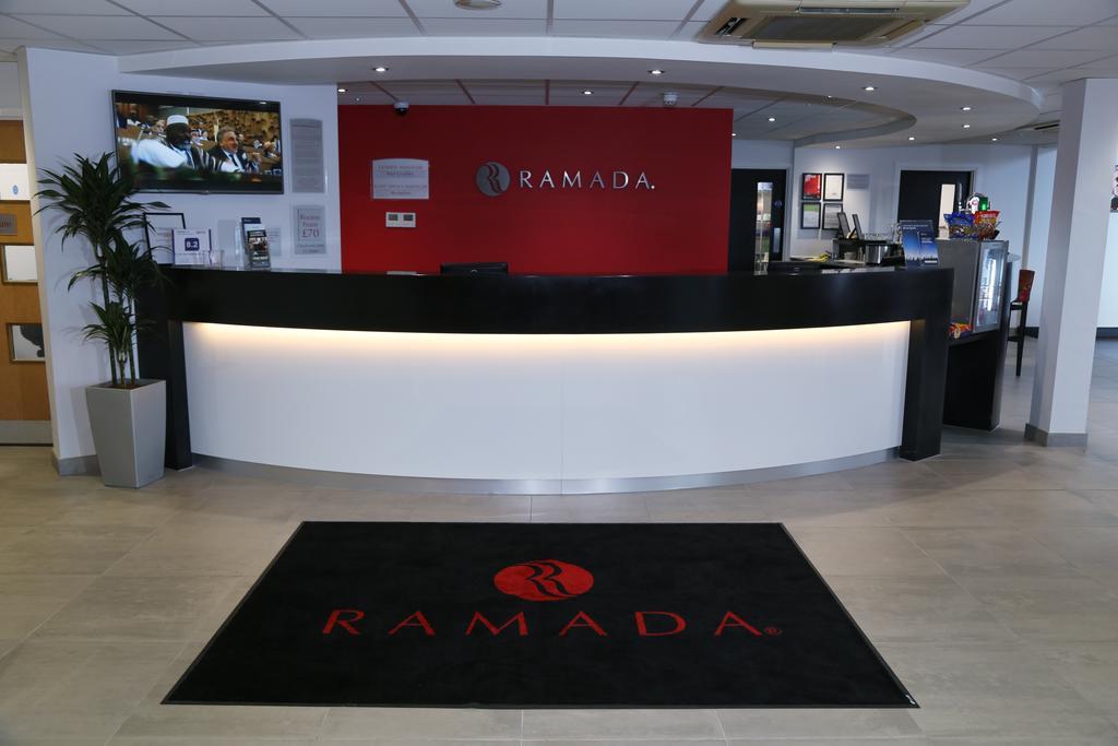 Ramada Wakefield Hotel Exterior foto
