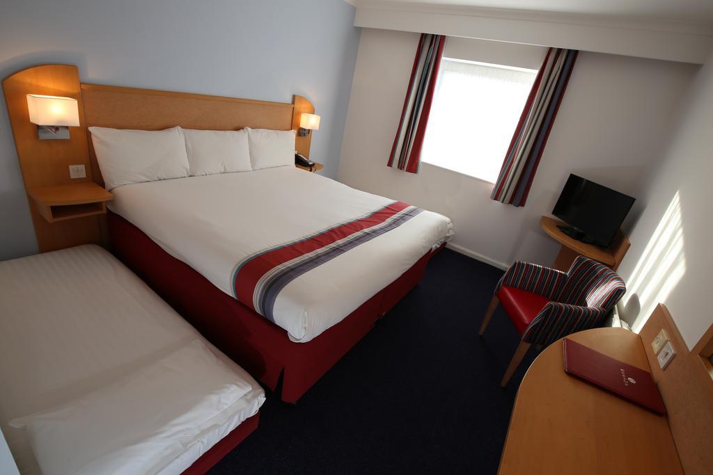Ramada Wakefield Hotel Quarto foto