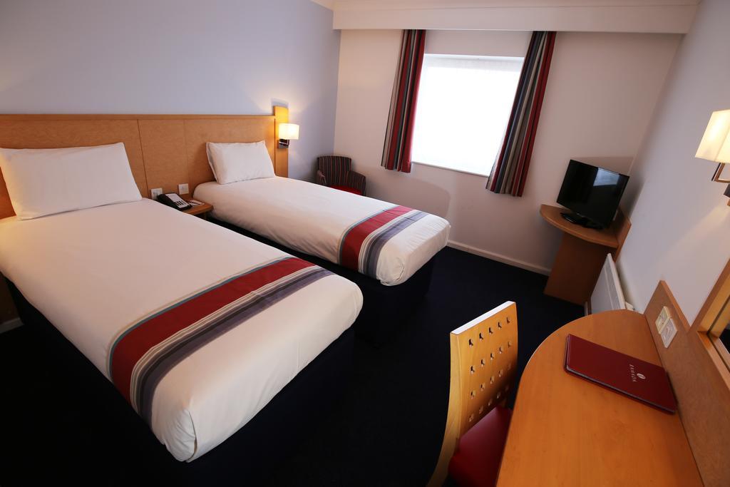 Ramada Wakefield Hotel Quarto foto