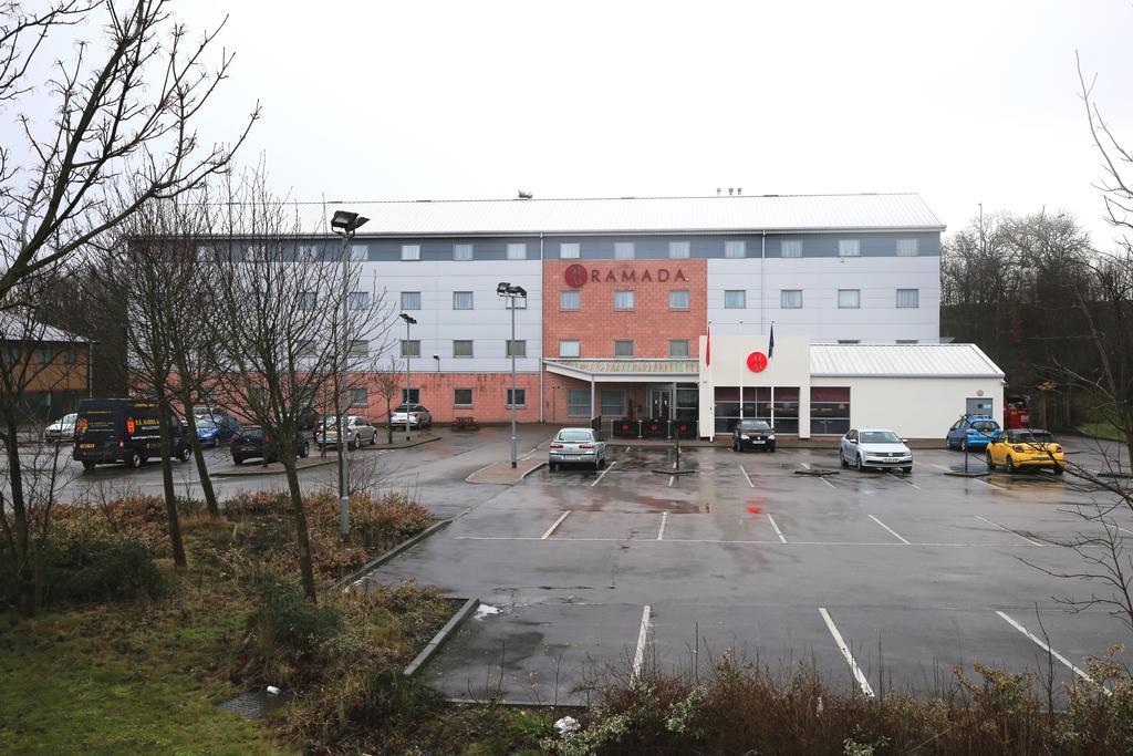 Ramada Wakefield Hotel Exterior foto